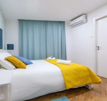 Sitio Do Castelo Beach In Cascais By Lovelystay * Cascais